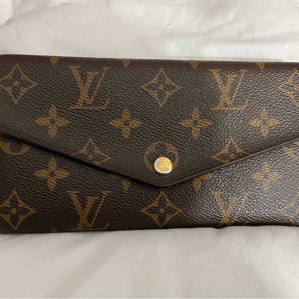 Louis Vuitton Sarah Wallet